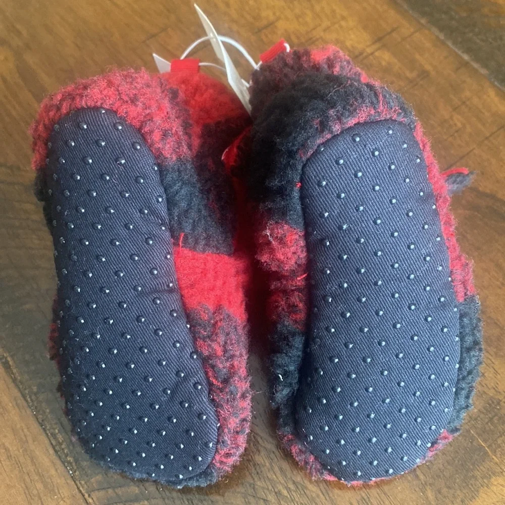Old Navy Unisex Buffalo Check Crib Shoes Booties Slippers